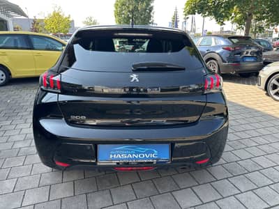 Peugeot 208 Allure — slika 11