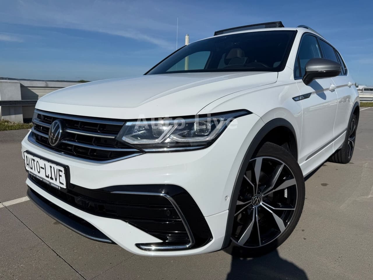 Volkswagen Tiguan Allspace 2.0 TDI DSG*4M*R LINE*7 SITZ*VOL — slika 1