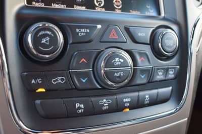 Jeep Grand Cherokee 3.0 CRD Summit AHK/H&K/KEYLES/ACC — slika 16