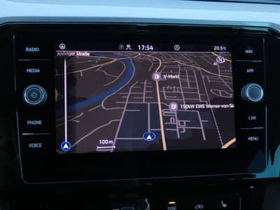 Volkswagen Passat 2.0 TDI DSG 1-Hd LED Navi ACC AHK Kamera — slika 9
