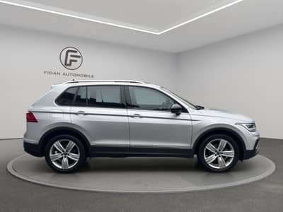 Volkswagen Tiguan Pano*Virtual*AHK*HUD*ACC*Ambiente*App*LED — slika 6
