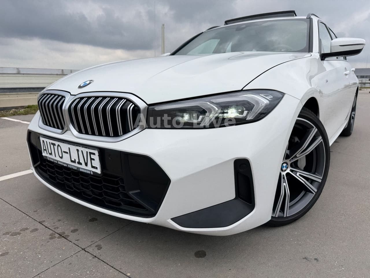 BMW 330d*Tou*SAG*M PAKET*FACELIFT*VIRTU*LED*PANO*AHK — slika 1