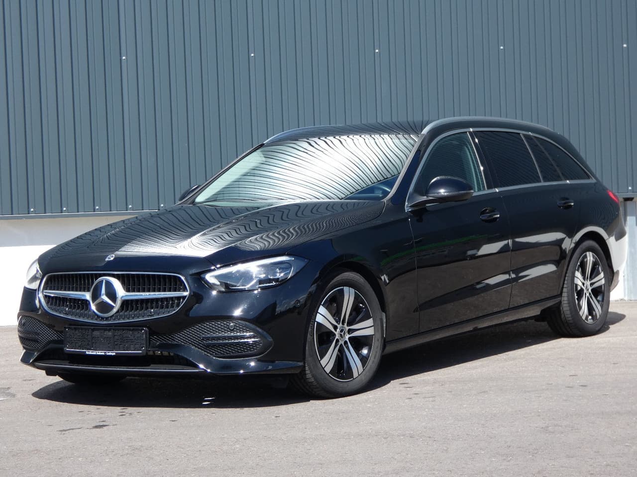 Mercedes-Benz C 200 d T Avantgarde Distronic LED Navi 1-Hand — slika 1