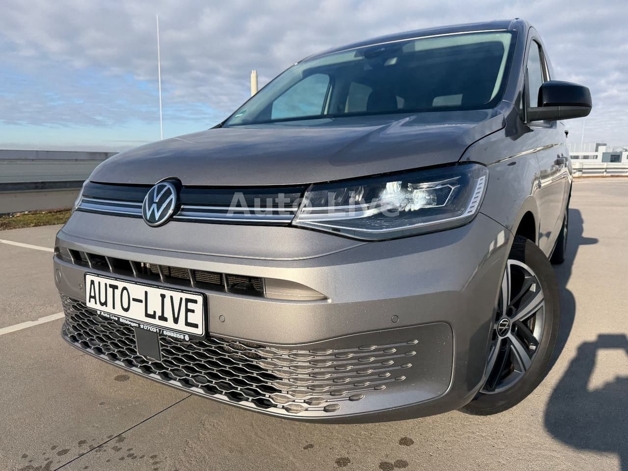 Volkswagen Caddy 2.0 TDI Kombi*MOVE*PANORAMA*XENON*KAMERA — slika 1