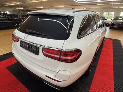 Mercedes-Benz E 300 E T-Modell Avantgarde/Navi/Kamera/LED/TOP — slika 8