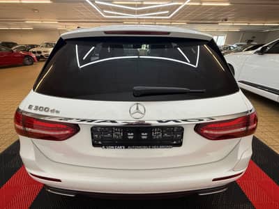 Mercedes-Benz E 300 E T-Modell Avantgarde/Navi/Kamera/LED/TOP — slika 9