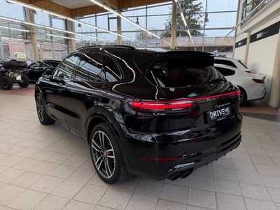 Porsche Cayenne Turbo Sport-Chrono Matrix-LED 18-WEGE — slika 7
