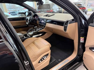 Porsche Cayenne Turbo Sport-Chrono Matrix-LED 18-WEGE — slika 16