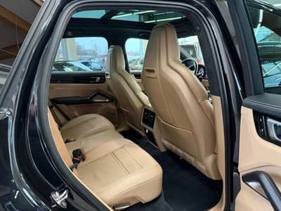 Porsche Cayenne Turbo Sport-Chrono Matrix-LED 18-WEGE — slika 24