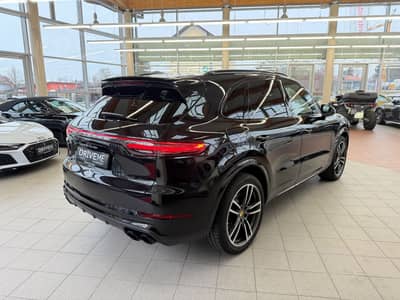 Porsche Cayenne Turbo Sport-Chrono Matrix-LED 18-WEGE — slika 8