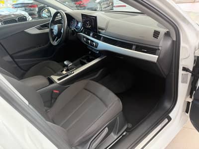 Audi A4 Avant 30 TDI — slika 16