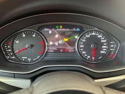 Audi A4 Avant 30 TDI — slika 18