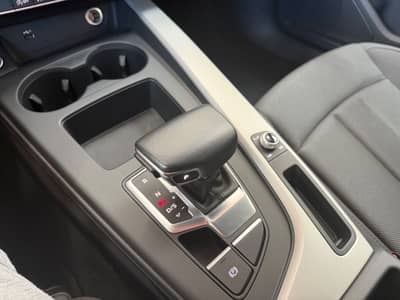 Audi A4 Avant 30 TDI — slika 20