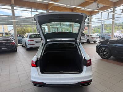Audi A4 Avant 30 TDI — slika 10