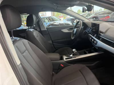 Audi A4 Avant 30 TDI — slika 17