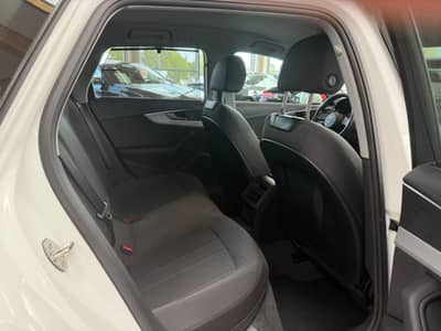Audi A4 Avant 30 TDI — slika 24