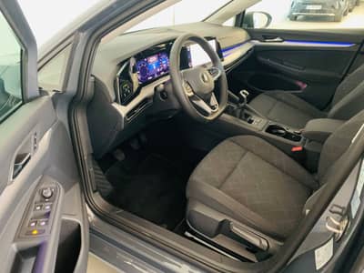 Volkswagen Golf VIII Variant Life°AMBIENT°SHZ°8xbereift — slika 19