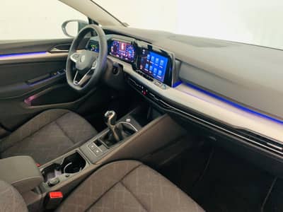 Volkswagen Golf VIII Variant Life°AMBIENT°SHZ°8xbereift — slika 17