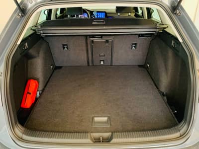 Volkswagen Golf VIII Variant Life°AMBIENT°SHZ°8xbereift — slika 7