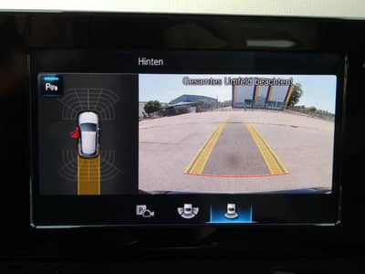 Mercedes-Benz GLA 200 d DCT 1-Hand MBeam Distronic Kamera 18" — slika 10