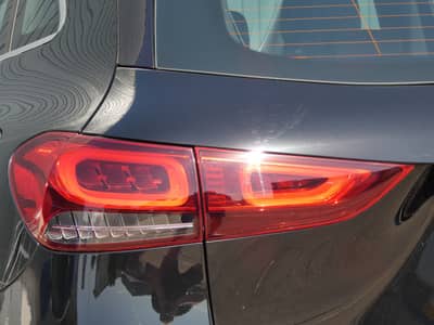 Mercedes-Benz GLA 200 d DCT 1-Hand MBeam Distronic Kamera 18" — slika 29