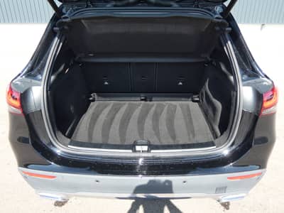 Mercedes-Benz GLA 200 d DCT 1-Hand MBeam Distronic Kamera 18" — slika 22