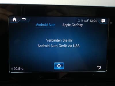 Mercedes-Benz GLA 200 d DCT 1-Hand MBeam Distronic Kamera 18" — slika 12