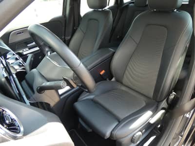 Mercedes-Benz GLA 200 d DCT 1-Hand MBeam Distronic Kamera 18" — slika 5
