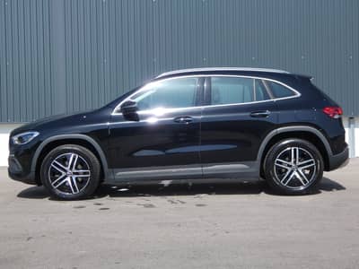 Mercedes-Benz GLA 200 d DCT 1-Hand MBeam Distronic Kamera 18" — slika 25