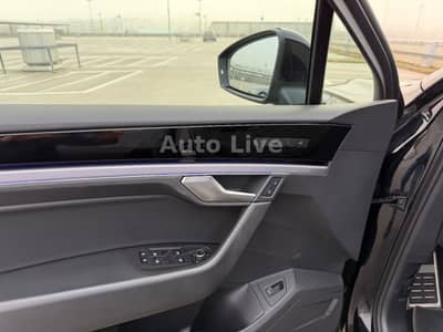 Volkswagen Touareg 3.0 TDI*R LINE*BlackS*PAN*MATRI*LUFT*VOL — slika 20