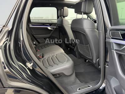 Volkswagen Touareg 3.0 TDI*R LINE*BlackS*PAN*MATRI*LUFT*VOL — slika 19