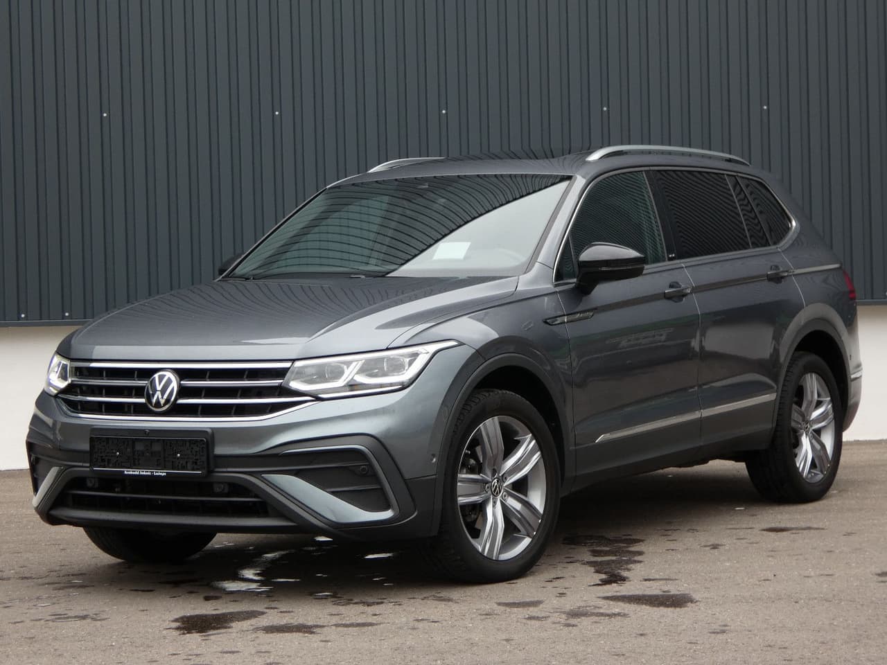 Volkswagen Tiguan Allspace 2.0 TDI DSG HUD ACC AHK PANO 360 — slika 1
