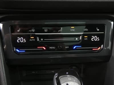 Volkswagen Tiguan Allspace 2.0 TDI DSG HUD ACC AHK PANO 360 — slika 20