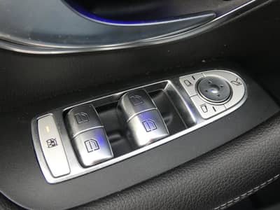 Mercedes-Benz E 220 d 9G Leder MBeam Navi Aircap Airscarf 18" — slika 20