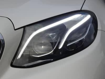 Mercedes-Benz E 220 d 9G Leder MBeam Navi Aircap Airscarf 18" — slika 25