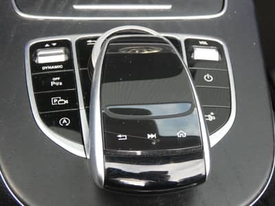 Mercedes-Benz E 220 d 9G Leder MBeam Navi Aircap Airscarf 18" — slika 17