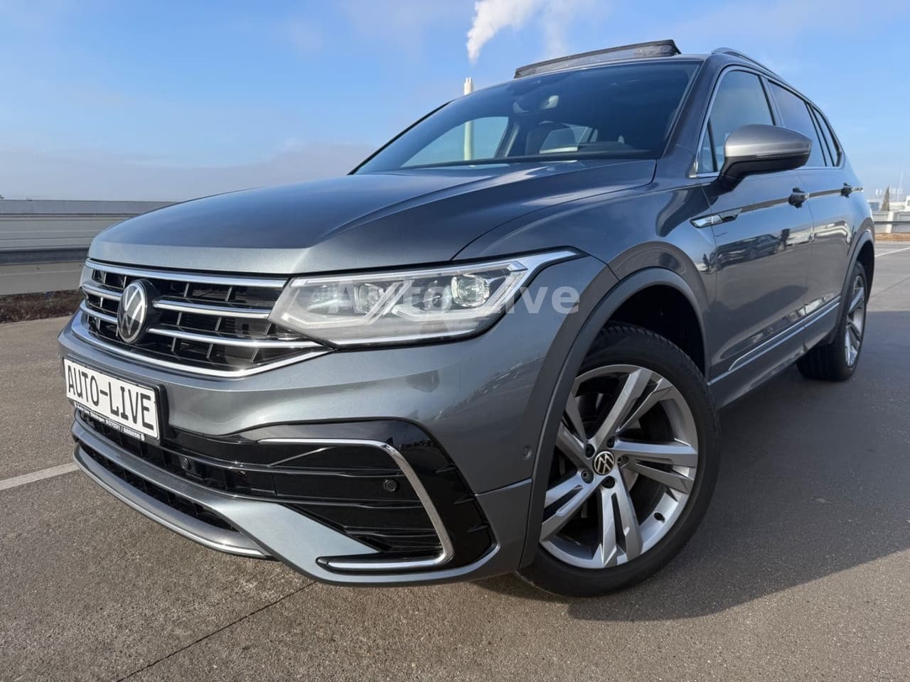 Volkswagen Tiguan Allspace 2.0 TDI*DSG*4M*R LINE*PAN*7xSITZ — slika 1
