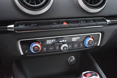 Audi RS3 Sportback 2.5 TFSI quattro Keyles RS sitze — slika 24