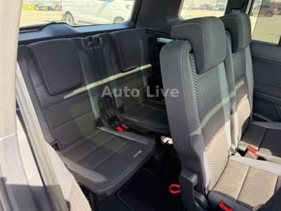 Volkswagen Touran 2.0 TDI*DSG*7xSITZ*PANO*VIRT*NAVI*LED*AHK — slika 13
