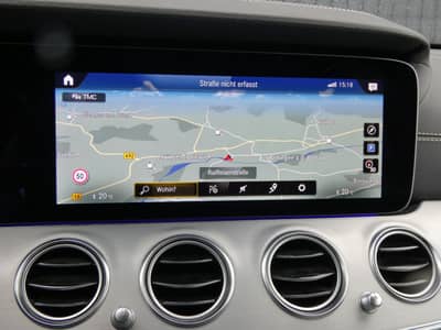 Mercedes-Benz E 220 d LED WIDE Leder Distronic AHK 360° 1-Hand — slika 9