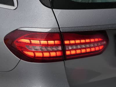 Mercedes-Benz E 220 d LED WIDE Leder Distronic AHK 360° 1-Hand — slika 29