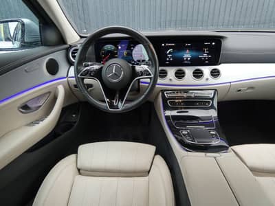 Mercedes-Benz E 220 d LED WIDE Leder Distronic AHK 360° 1-Hand — slika 4