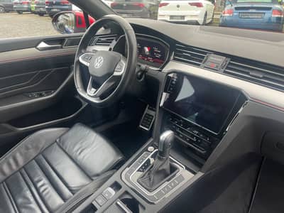 Volkswagen Passat 2.0 TDI Variant R LINE PANO HUD AHK — slika 5
