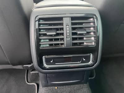 Volkswagen Passat 2.0 TDI Variant R LINE PANO HUD AHK — slika 10
