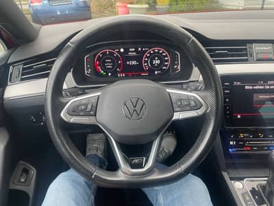 Volkswagen Passat 2.0 TDI Variant R LINE PANO HUD AHK — slika 4