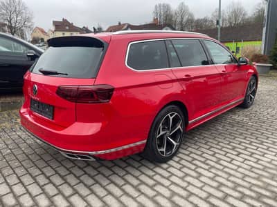 Volkswagen Passat 2.0 TDI Variant R LINE PANO HUD AHK — slika 14