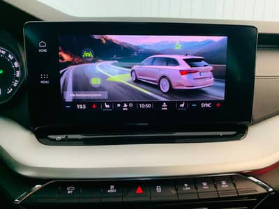 Skoda Octavia Combi Ambition DSG°AMBIENT°4xSHZ8Bereift — slika 13