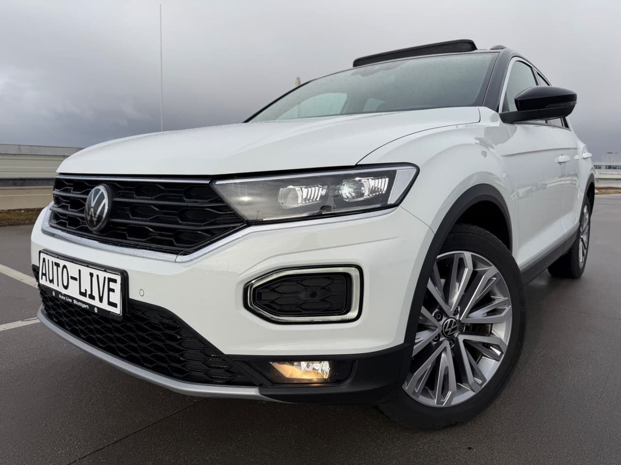 Volkswagen T-Roc 2.0 TDI*DSG*VIRTUAL*PANORAMA*LED*ACC! — slika 1