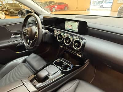 Mercedes-Benz CLA Shooting Brake/Navi/LED/Leder/Eester H./TOP — slika 16