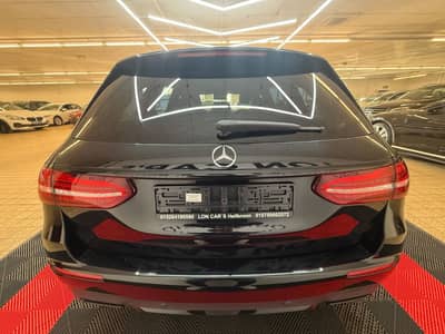 Mercedes-Benz E 220 d AMG Night-Edition/Widescreen/LED/360 Kam — slika 9
